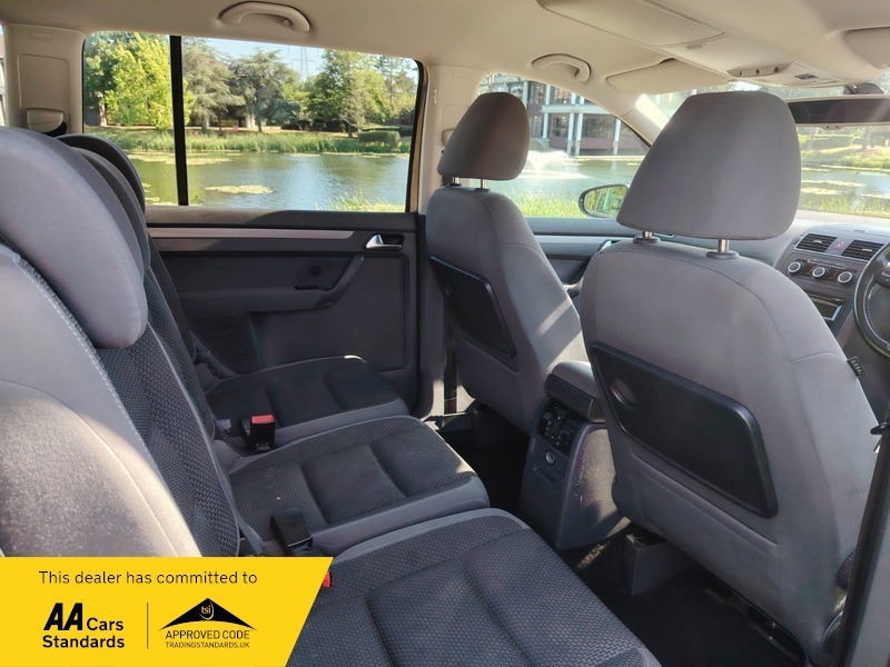 Volkswagen Touran Se Tdi Dsg Black #26
