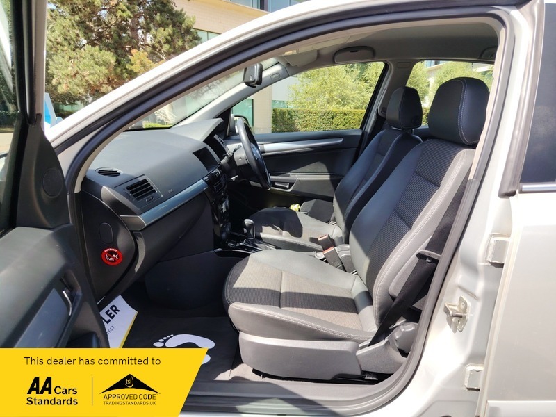 Vauxhall Astra 1.8I Exclusiv Black Twin Top 17 Black #34