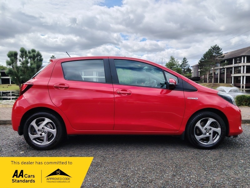 Toyota Yaris 1.5 Vvt-h Active Hatchback Hybrid E-cvt Grey #13