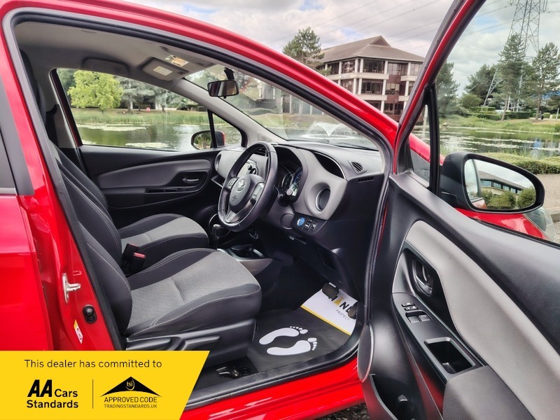 Toyota Yaris 1.5 Vvt-h Active Hatchback Hybrid E-cvt Grey #22