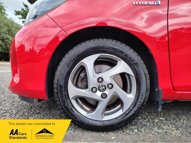 Toyota Yaris 1.5 Vvt-h Active Hatchback Hybrid E-cvt Grey #17