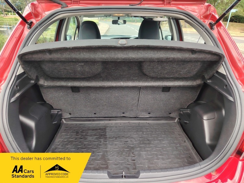 Toyota Yaris 1.5 Vvt-h Active Hatchback Hybrid E-cvt Grey #9