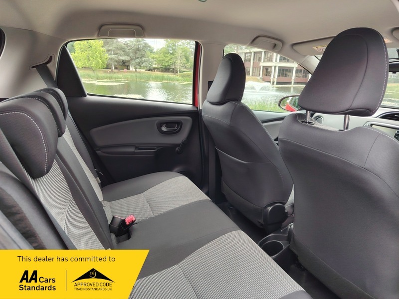 Toyota Yaris 1.5 Vvt-h Active Hatchback Hybrid E-cvt Grey #26