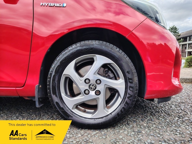 Toyota Yaris 1.5 Vvt-h Active Hatchback Hybrid E-cvt Grey #16