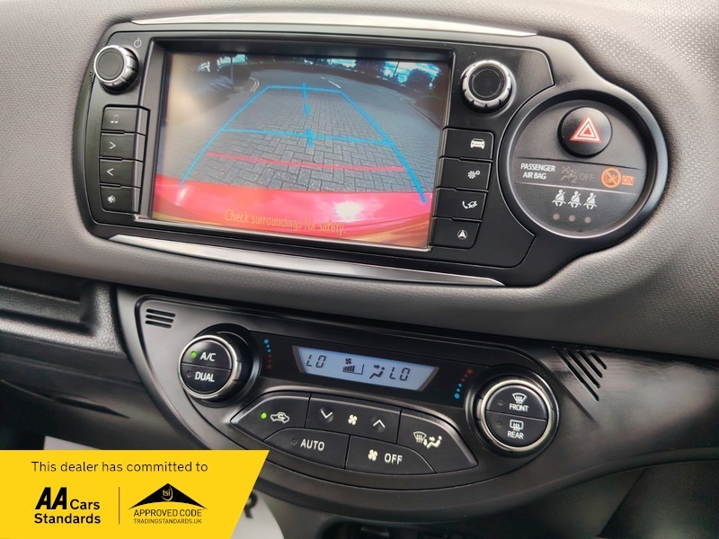 Toyota Yaris 1.5 Vvt-h Active Hatchback Hybrid E-cvt Grey #31