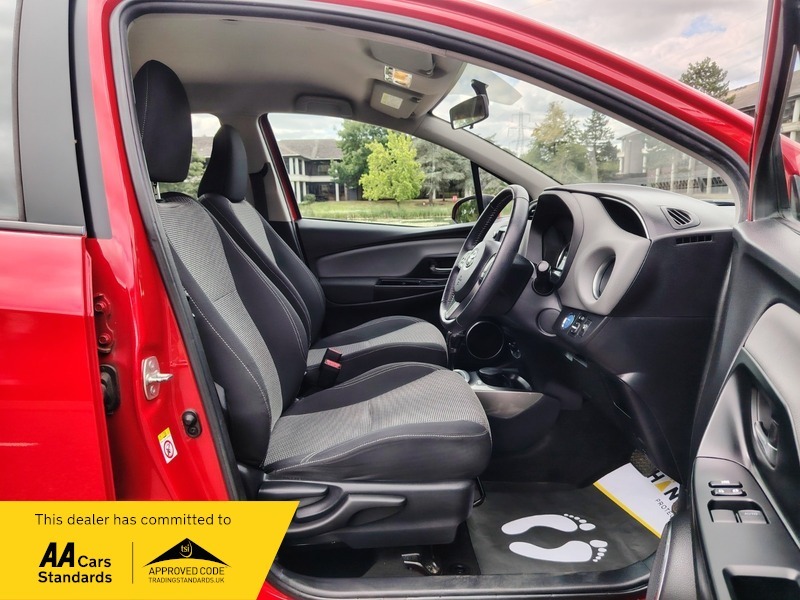 Toyota Yaris 1.5 Vvt-h Active Hatchback Hybrid E-cvt Grey #25