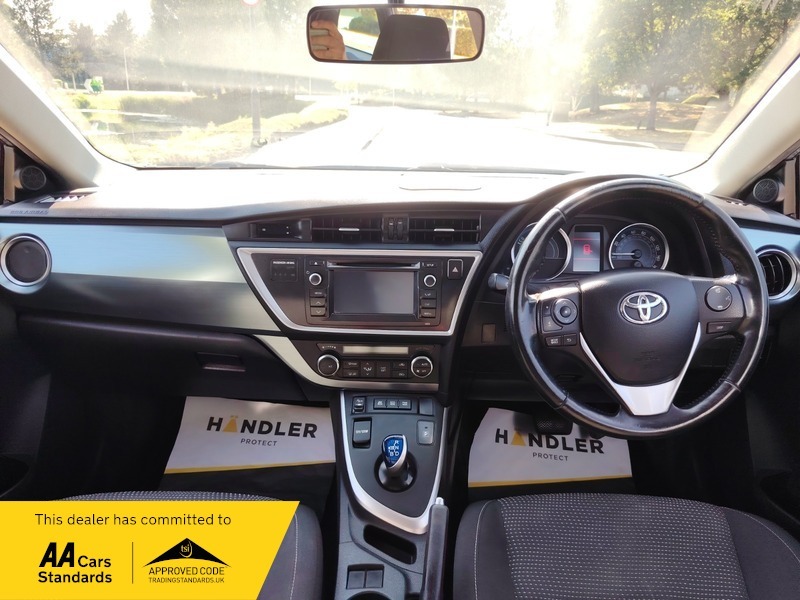 Toyota Auris 1.6 V-matic Sport Euro 5 White #30