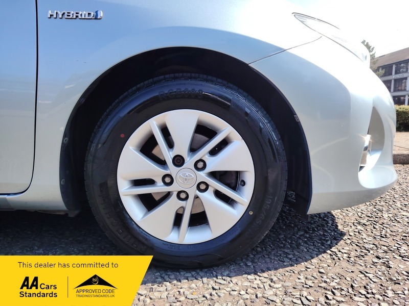 Toyota Auris 1.6 V-matic Sport Euro 5 White #18