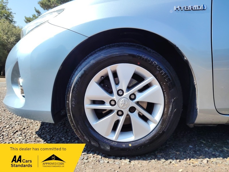 Toyota Auris 1.6 V-matic Sport Euro 5 White #19