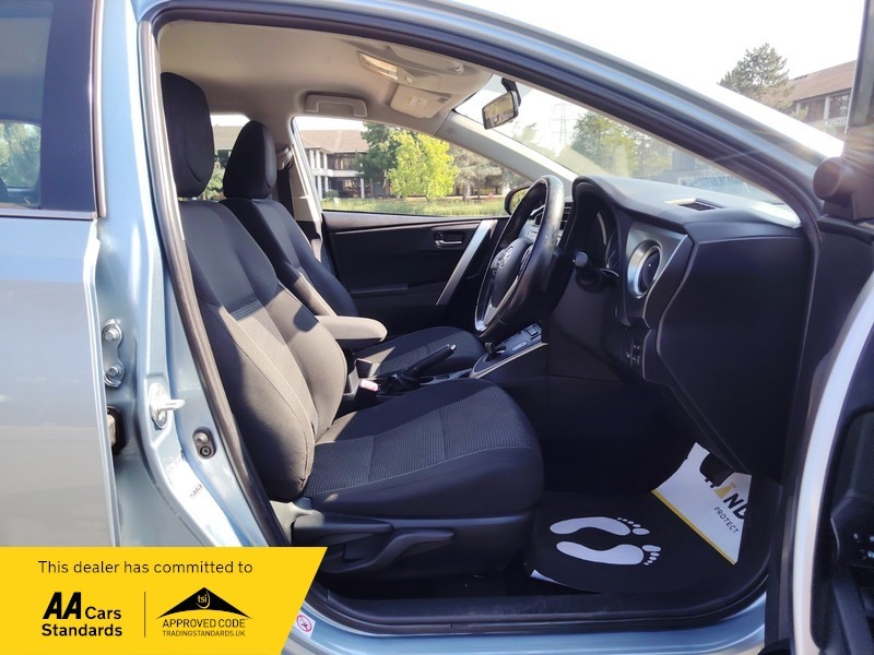 Toyota Auris 1.6 V-matic Sport Euro 5 White #27