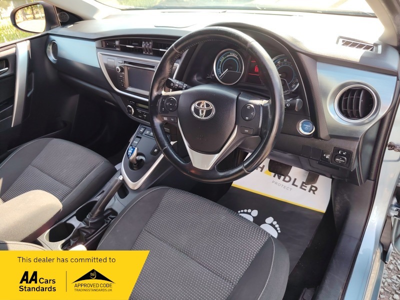 Toyota Auris 1.6 V-matic Sport Euro 5 White #26