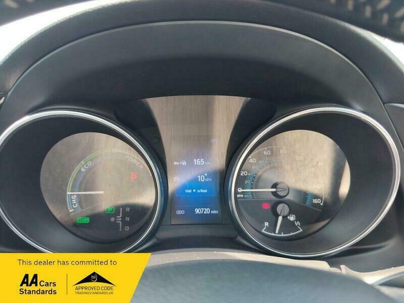 Toyota Auris Hybrid 1.8 Vvt-i Hsd Business Edition 5-Dr Red #29