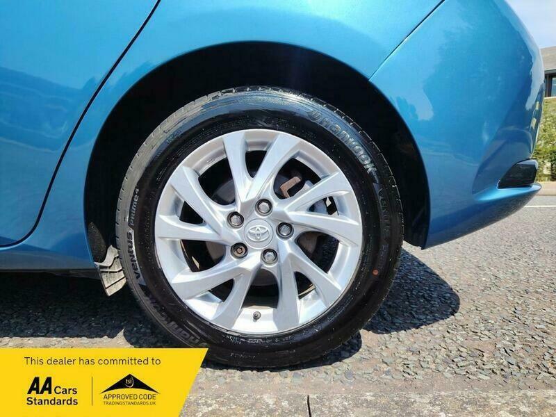 Toyota Auris Hybrid 1.8 Vvt-i Hsd Business Edition 5-Dr Red #18