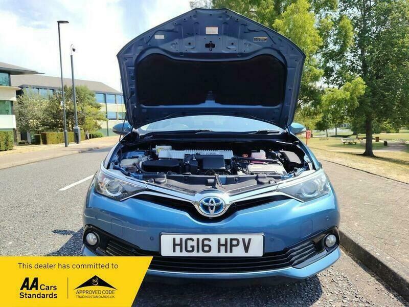 Toyota Auris Hybrid 1.8 Vvt-i Hsd Business Edition 5-Dr Red #41