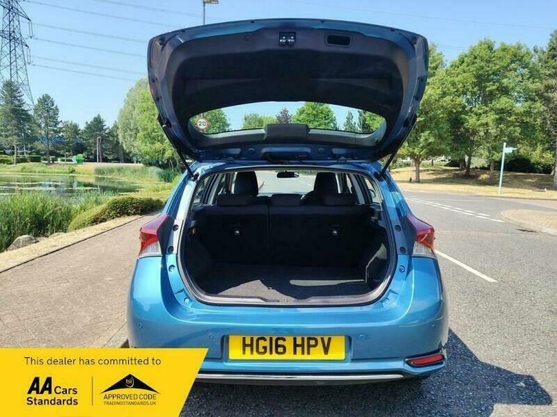 Toyota Auris Hybrid 1.8 Vvt-i Hsd Business Edition 5-Dr Red #7