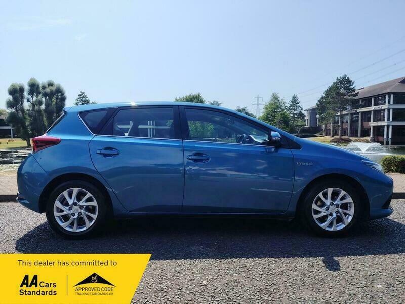 Toyota Auris Hybrid 1.8 Vvt-i Hsd Business Edition 5-Dr Red #13
