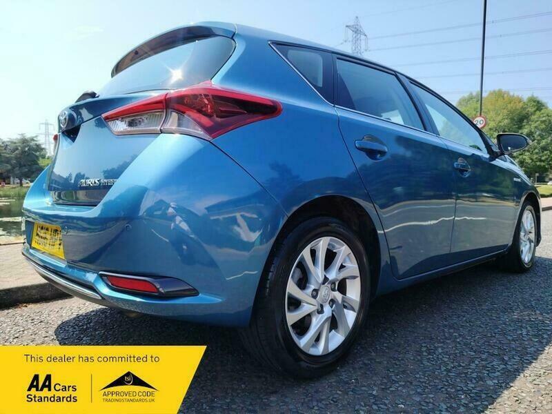 Toyota Auris Hybrid 1.8 Vvt-i Hsd Business Edition 5-Dr Red #21