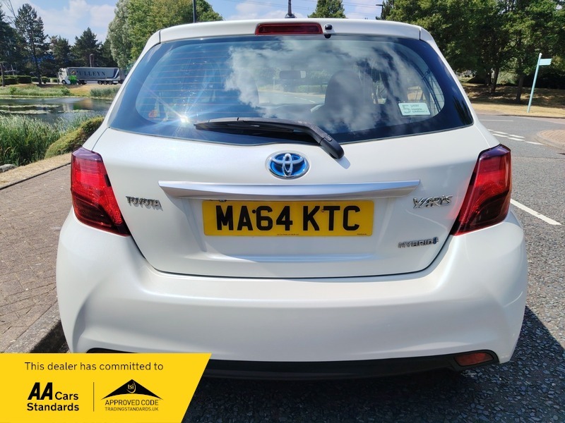 Toyota Yaris 1.5 Vvt-h Icon Hatchback White #6