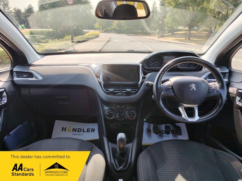 Peugeot 208 Tech Edition White #26