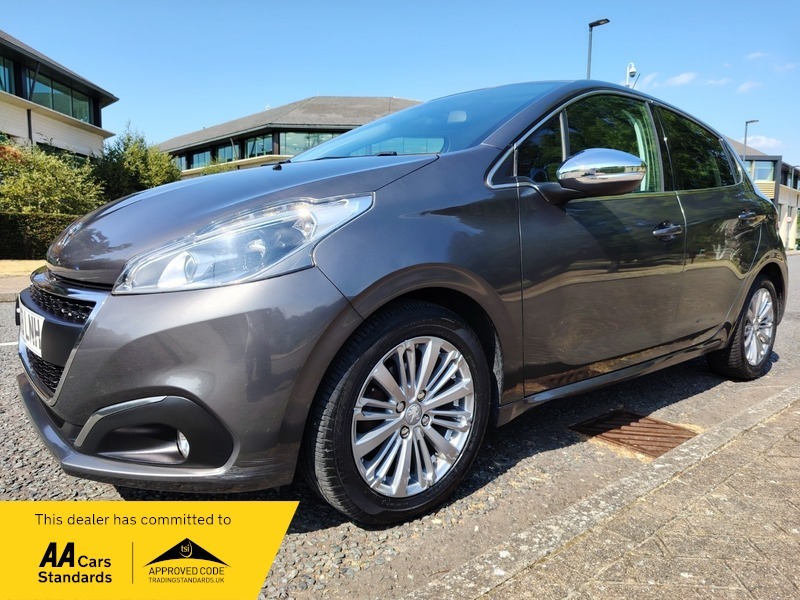 Peugeot 208 Tech Edition White #14