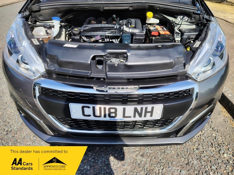 Peugeot 208 Tech Edition White #35