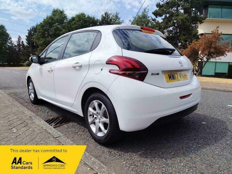 Peugeot 208 1.2 Puretech Active Hatchback White #5