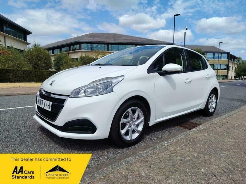 Peugeot 208 1.2 Puretech Active Hatchback White #3