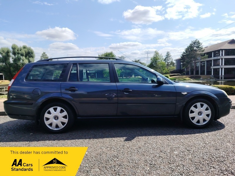Ford Mondeo 2.0 Ghia X Red #12