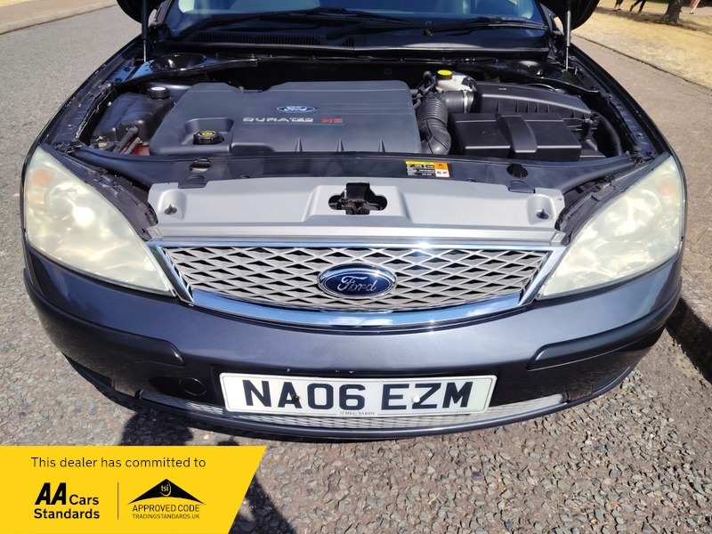Ford Mondeo 2.0 Ghia X Red #37