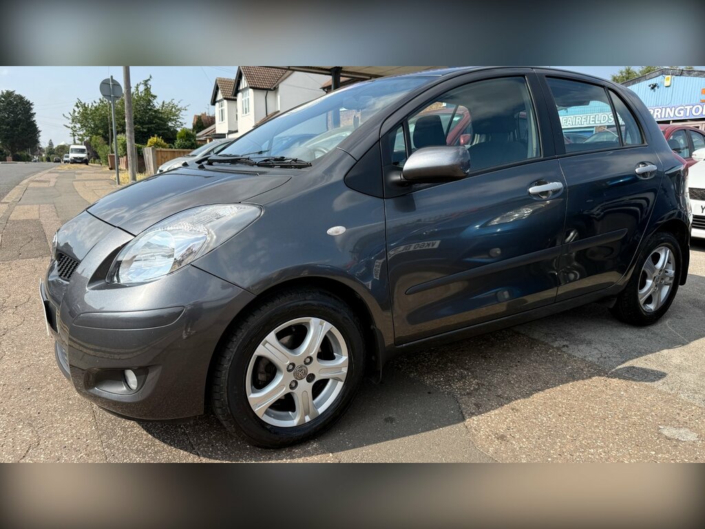 Toyota Yaris Hatchback Silver #2