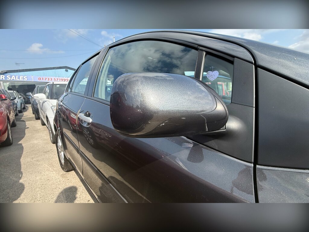 Toyota Yaris Hatchback Silver #11
