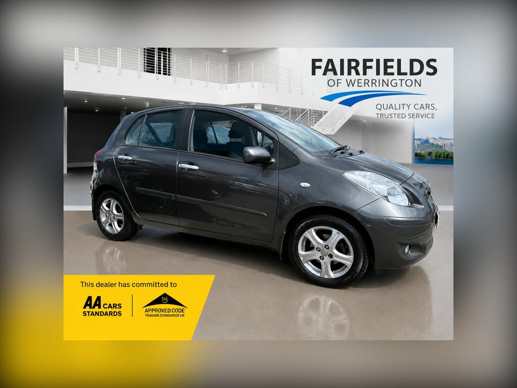 Toyota Yaris Hatchback Silver #1