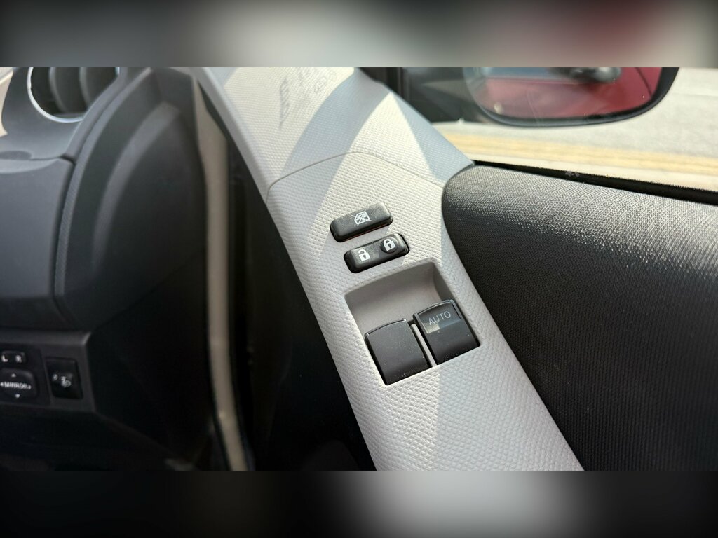 Toyota Yaris Hatchback Silver #10