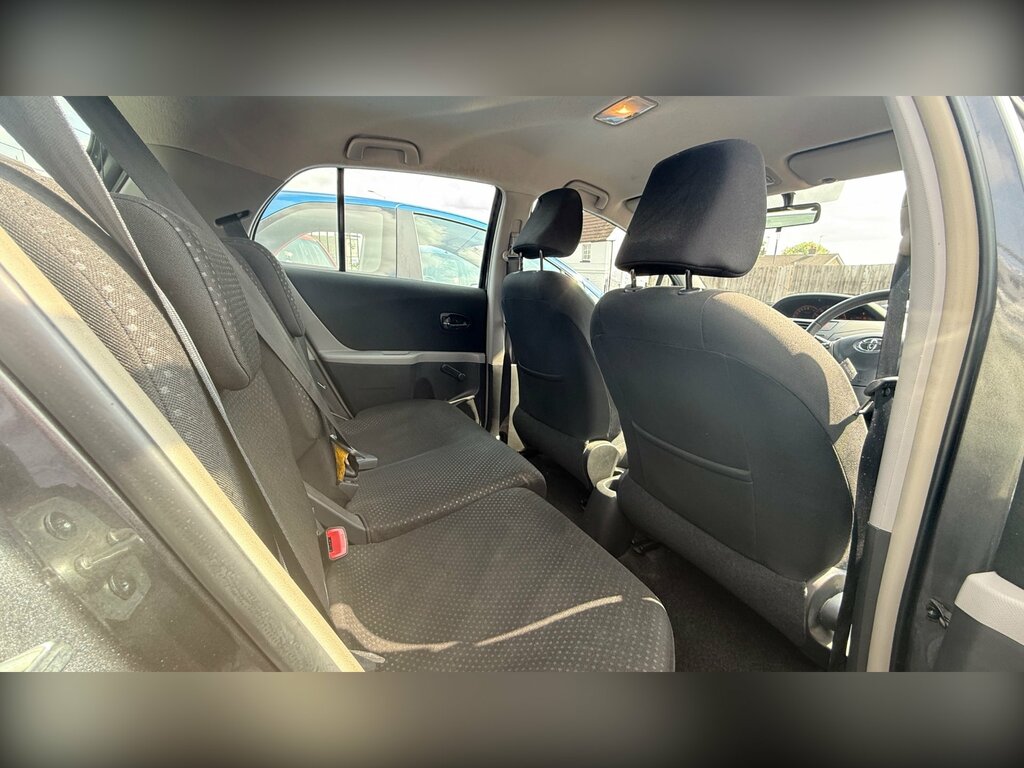Toyota Yaris Hatchback Silver #13