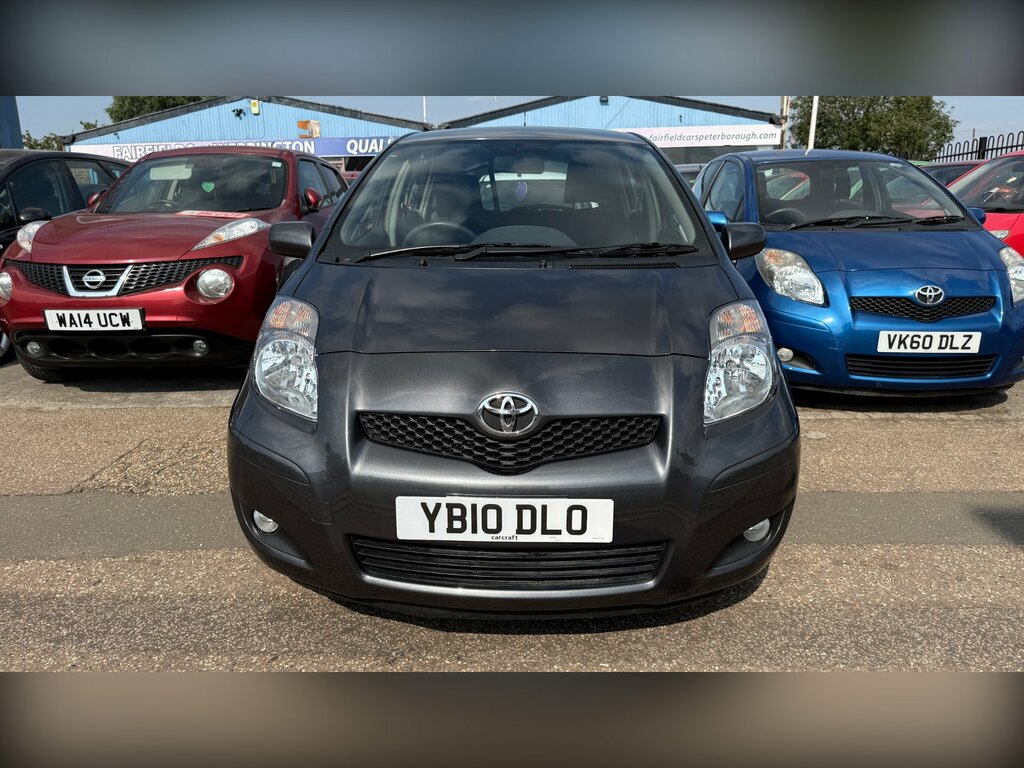 Toyota Yaris Hatchback Silver #6