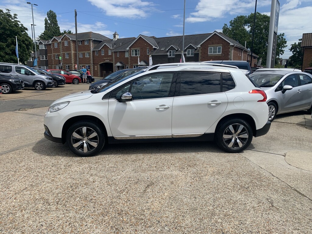 Peugeot 2008 1.6 E-hdi Allure White #5