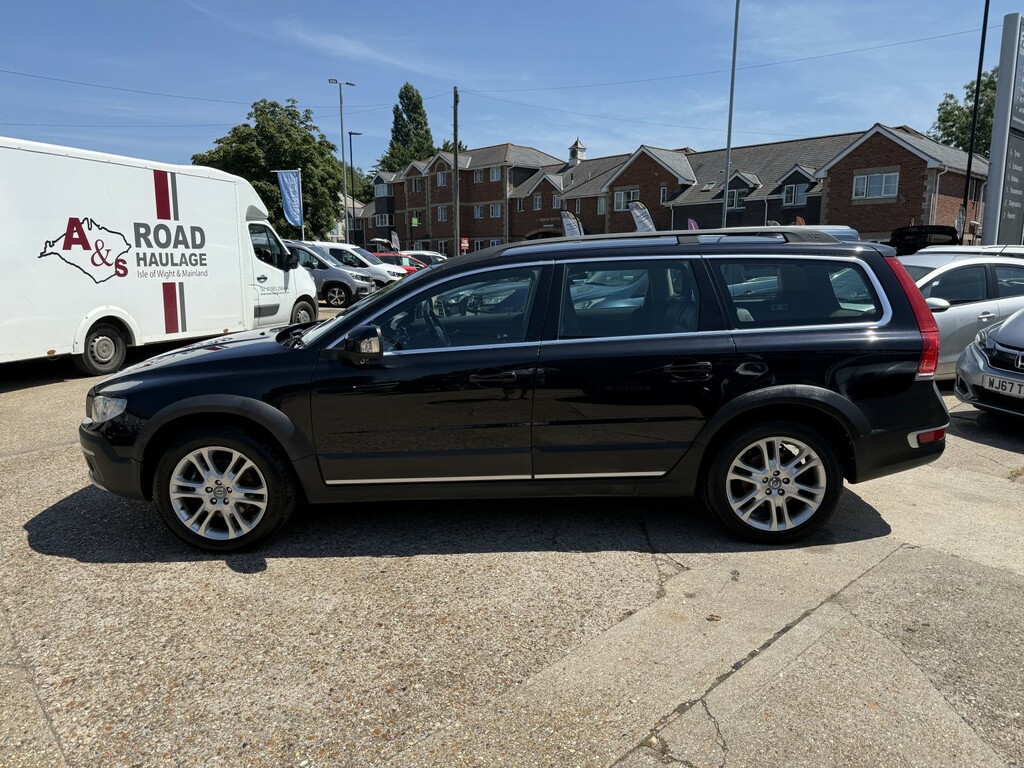 Volvo XC70 Estate 2.4 Se Lux D5 Awd 215Hp 2014 Black #4