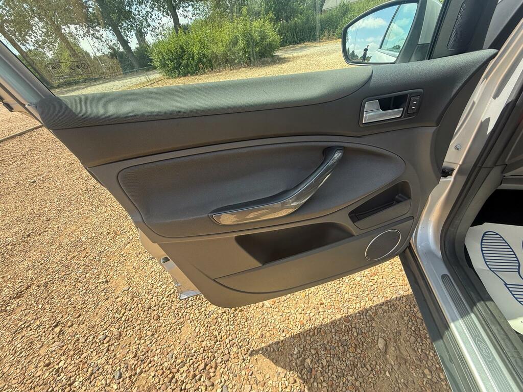 Ford Kuga Black #22