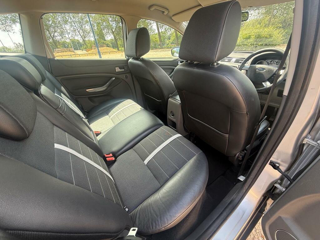 Ford Kuga Black #30