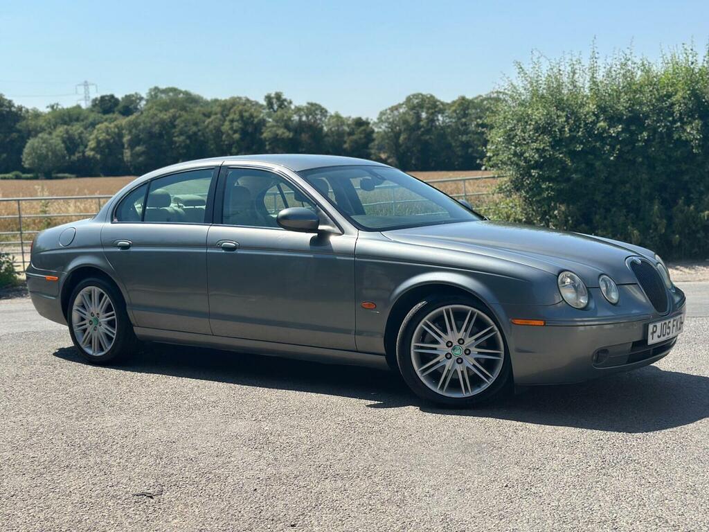 Jaguar S-Type Saloon 2.5 Red #17