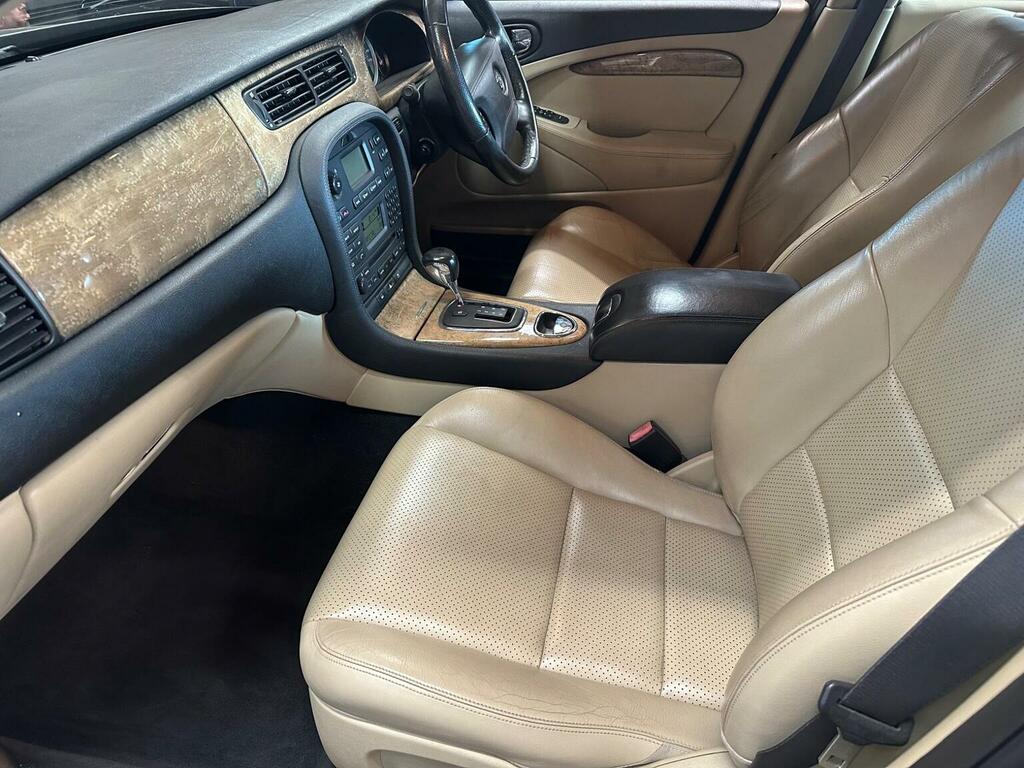 Jaguar S-Type Saloon 2.5 Red #11