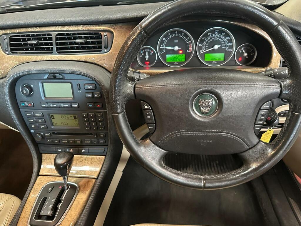 Jaguar S-Type Saloon 2.5 Red #10