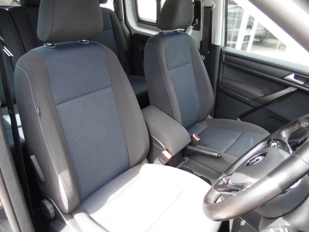 Volkswagen Caddy Life Mpv White #10