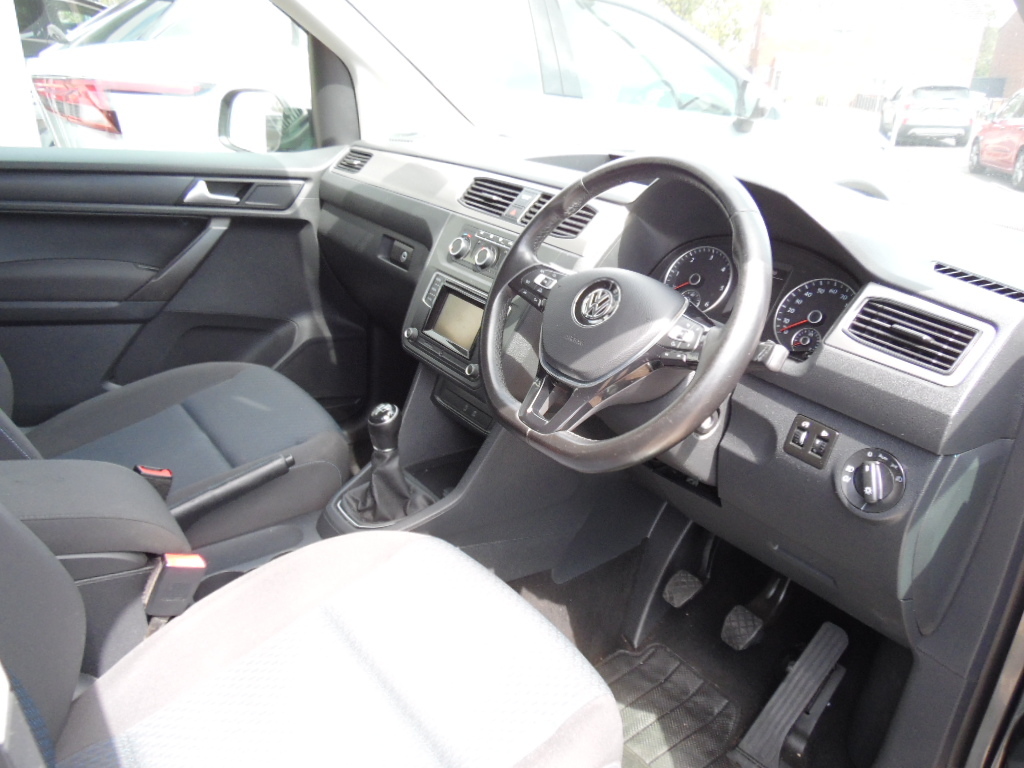 Volkswagen Caddy Life Mpv White #9