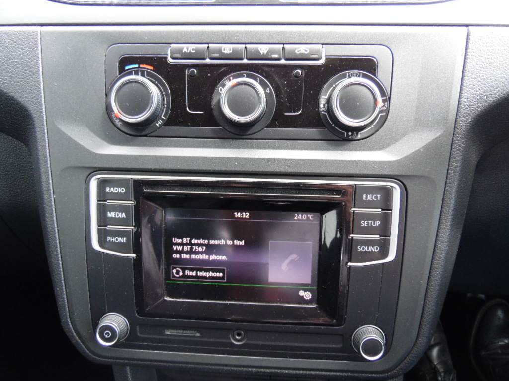 Volkswagen Caddy Life Mpv White #19