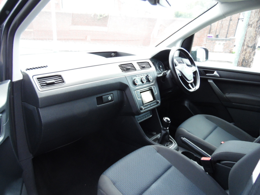 Volkswagen Caddy Life Mpv White #14