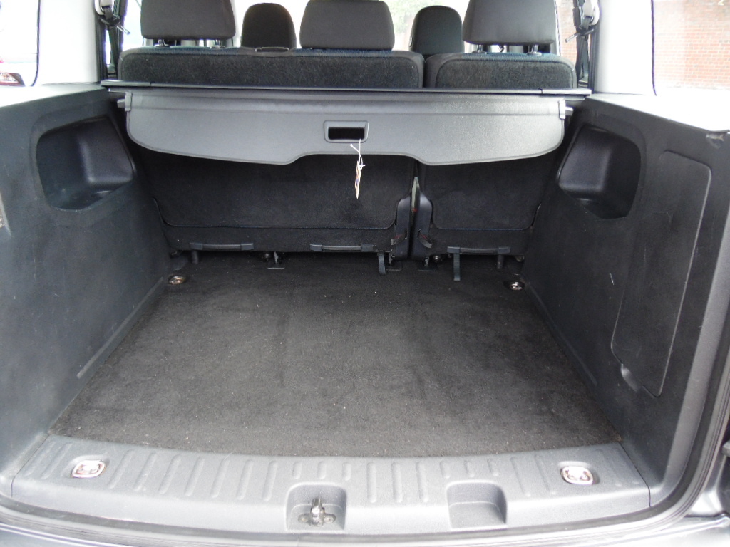 Volkswagen Caddy Life Mpv White #13
