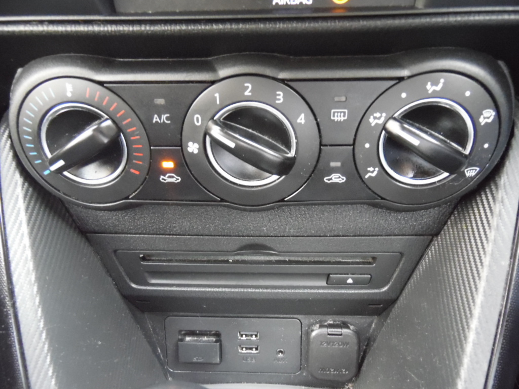 Mazda 2 Skyactiv-g Sport Nav Euro 6 Ss 90 Ps Silver #22
