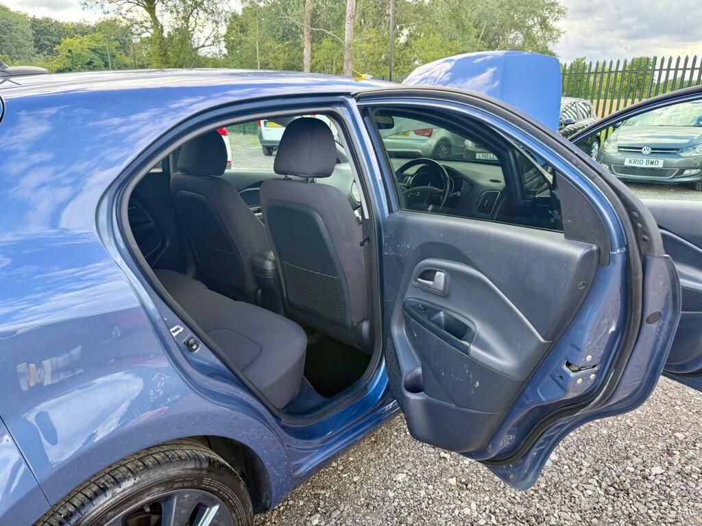 Kia RIO 1.25 1 Hatchback Euro 6 84 Bhp White #39