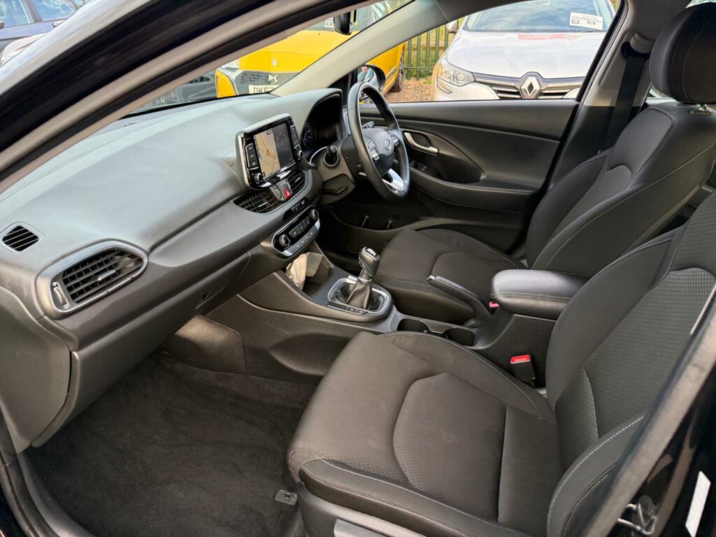 Hyundai I30 1.4L T-gdi Se Nav 139 Bhp Blue #47